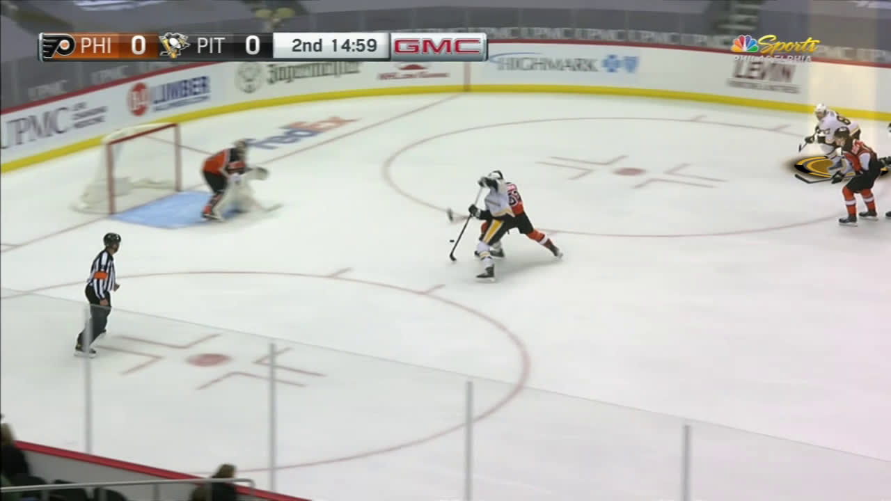 Sidney Crosby gets a new stick on the fly and promptly scores