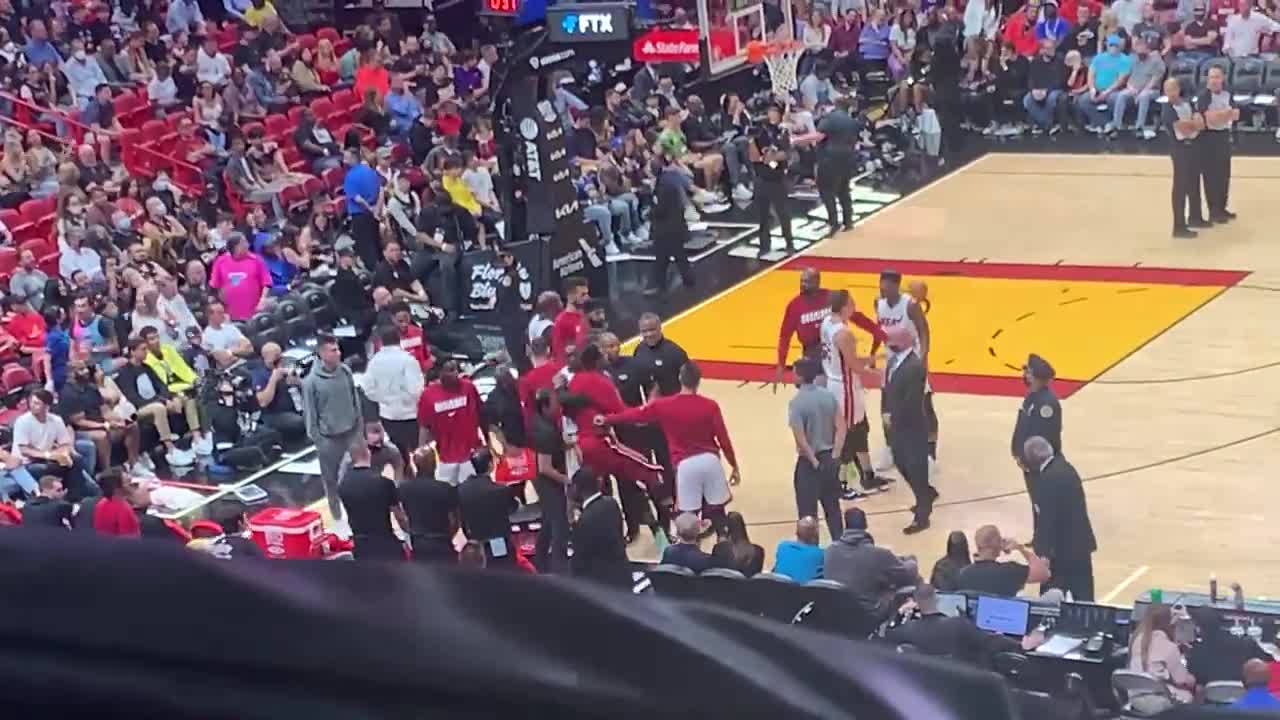 Highlight Jimmy Butler and Udonis Haslem Have To Be Separated on Miami Bench r/nba