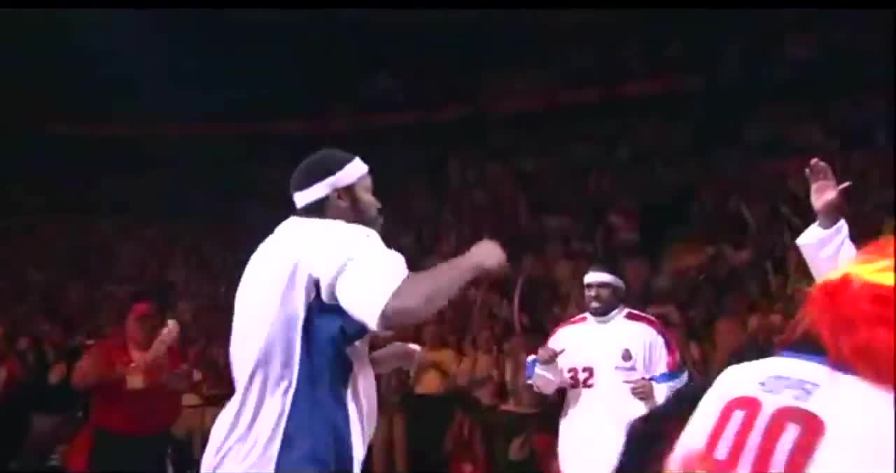 ThrowbackHoops on X: 2004 NBA Finals Detroit Pistons Player Introductions  🔥 #NBAFinals  / X