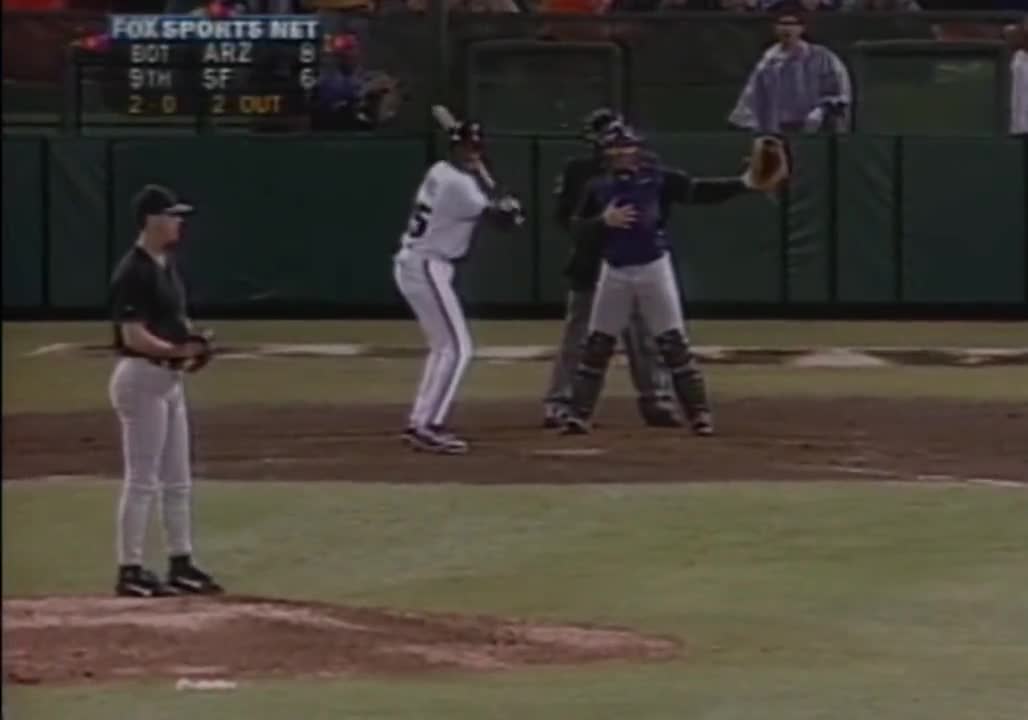 Bonds intentionally walked with bases loaded in the 9th