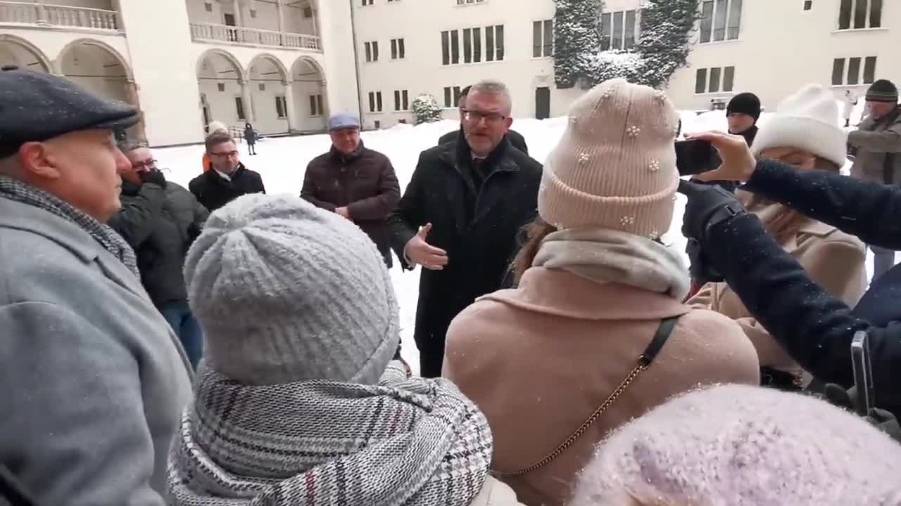 gromota - Grzegorz Braun dziś na spotkaniu z działaczami Konfederacji Korony Polskiej w Krakowie potwierdził swój samodzielny start w wyborach prezydenckich: "Ta kampania utoruje nam drogę do następnych wyborów parlamentarnych, senackich i samorządowych"