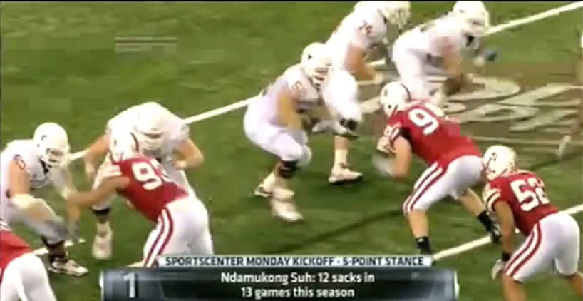 College Football Report on X: Ndamukong Suh vs Texas (2009) 12 Tackles 4.5  Sacks 6 TFLs  / X