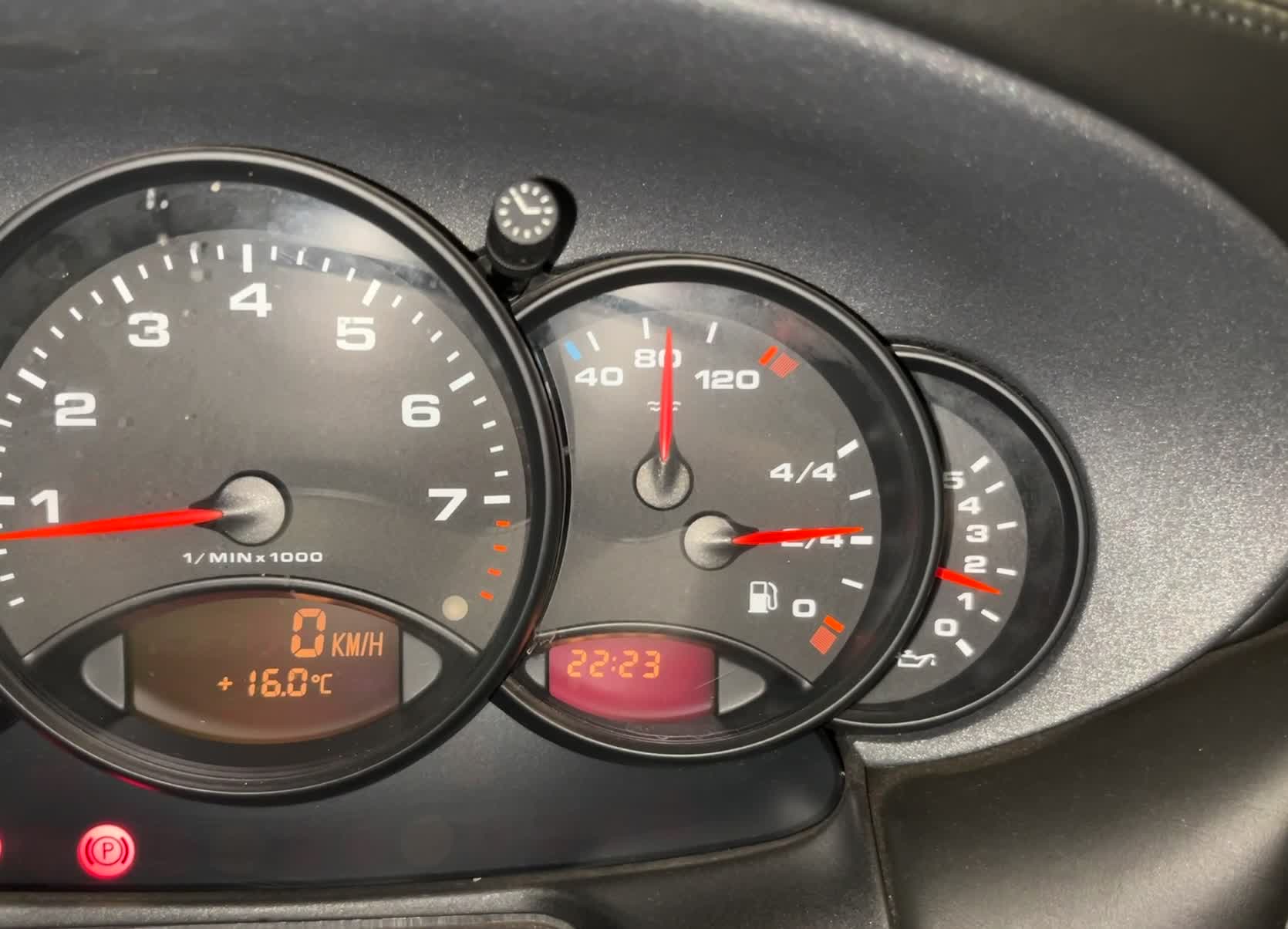 q6hb5n.jpg?Expires=1691686800&Signature=