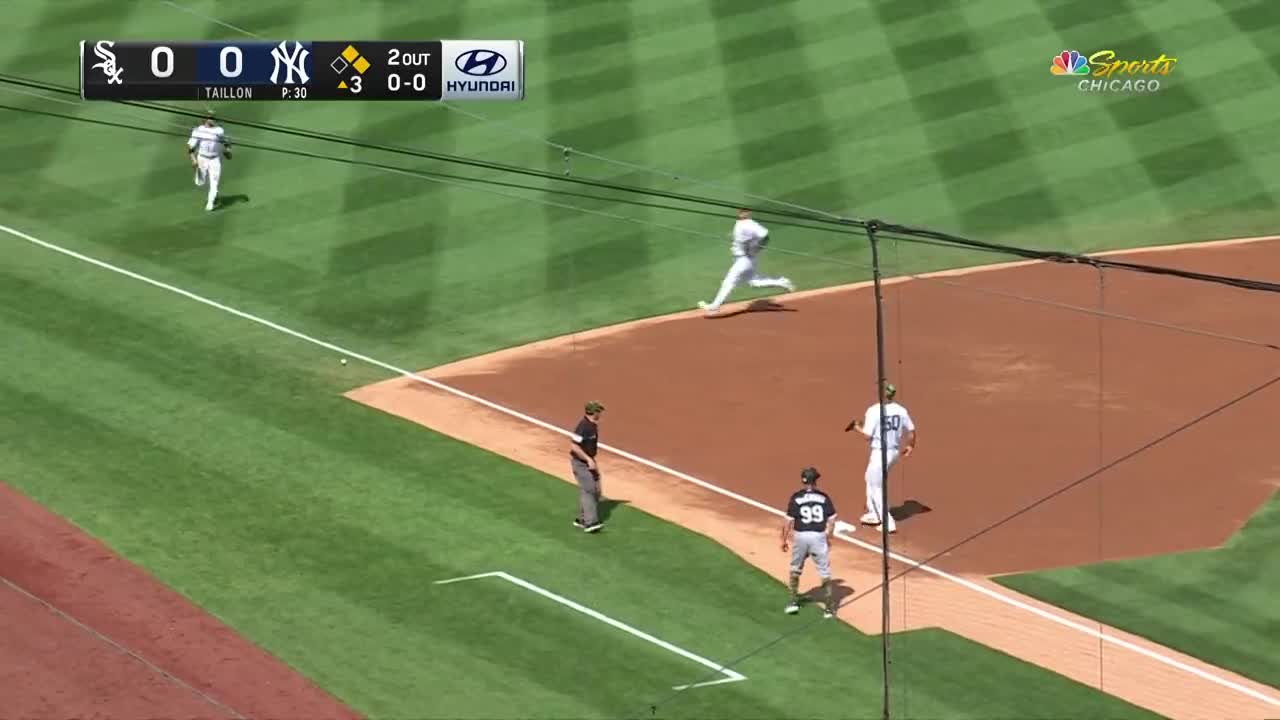 Yoan Moncada of the Chicago White Sox fields against the Seattle