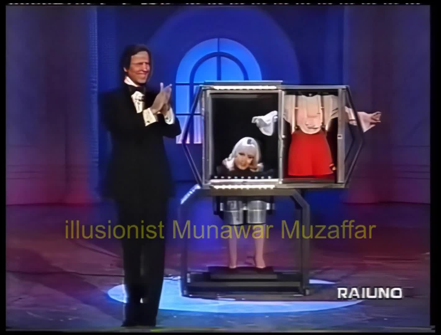 Cycling Legs / Half Woman Illusion - French TV (La magie des stars)