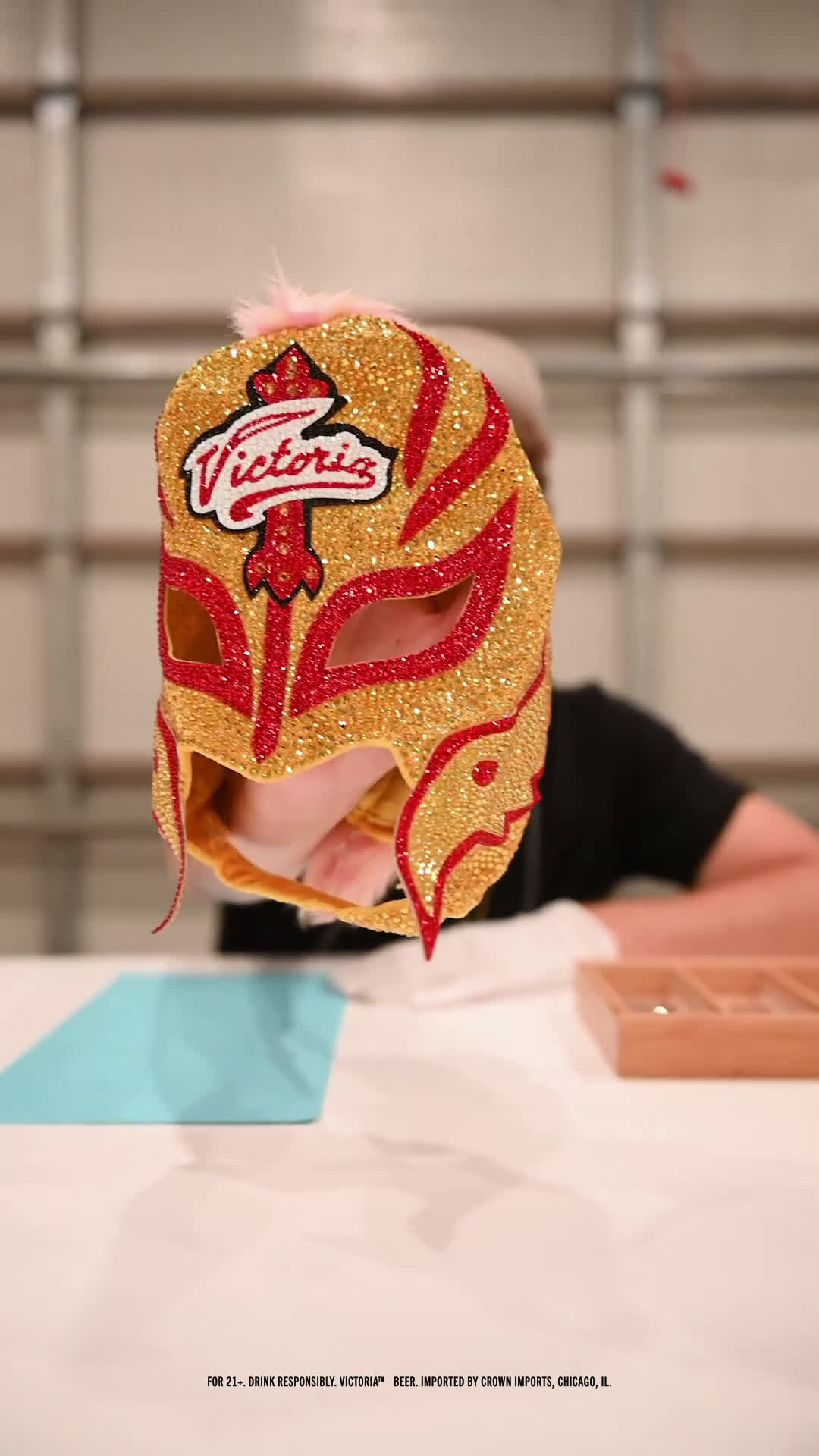 10 000 Masks And 1 000 Pendants Released For Rey Mysterio By Official Beer Of Wwe Summerslam