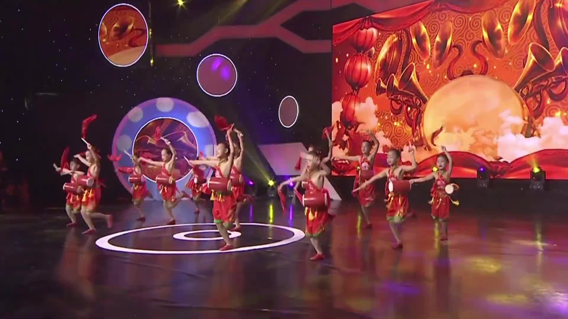 少儿舞蹈《小小鼓童》