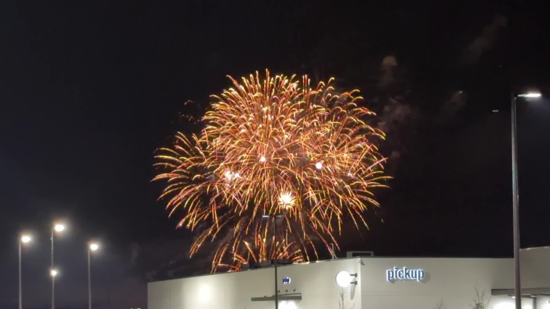 Watch HiDef The 2023 November Rain Fireworks Display In Niles, Ohio