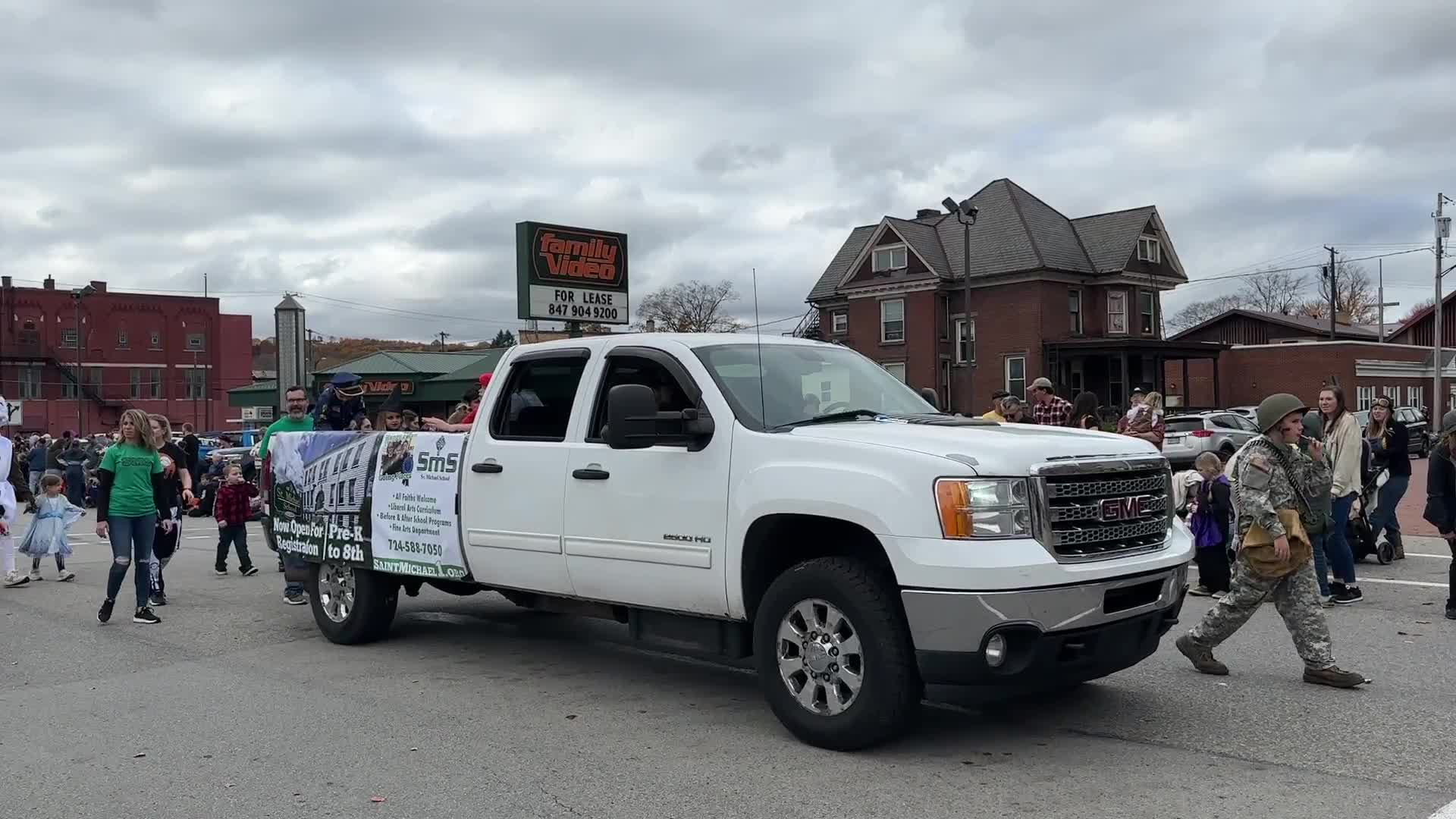 Watch HiDef The 2023 Greenville Halloween Parade In Greenville!(10/28