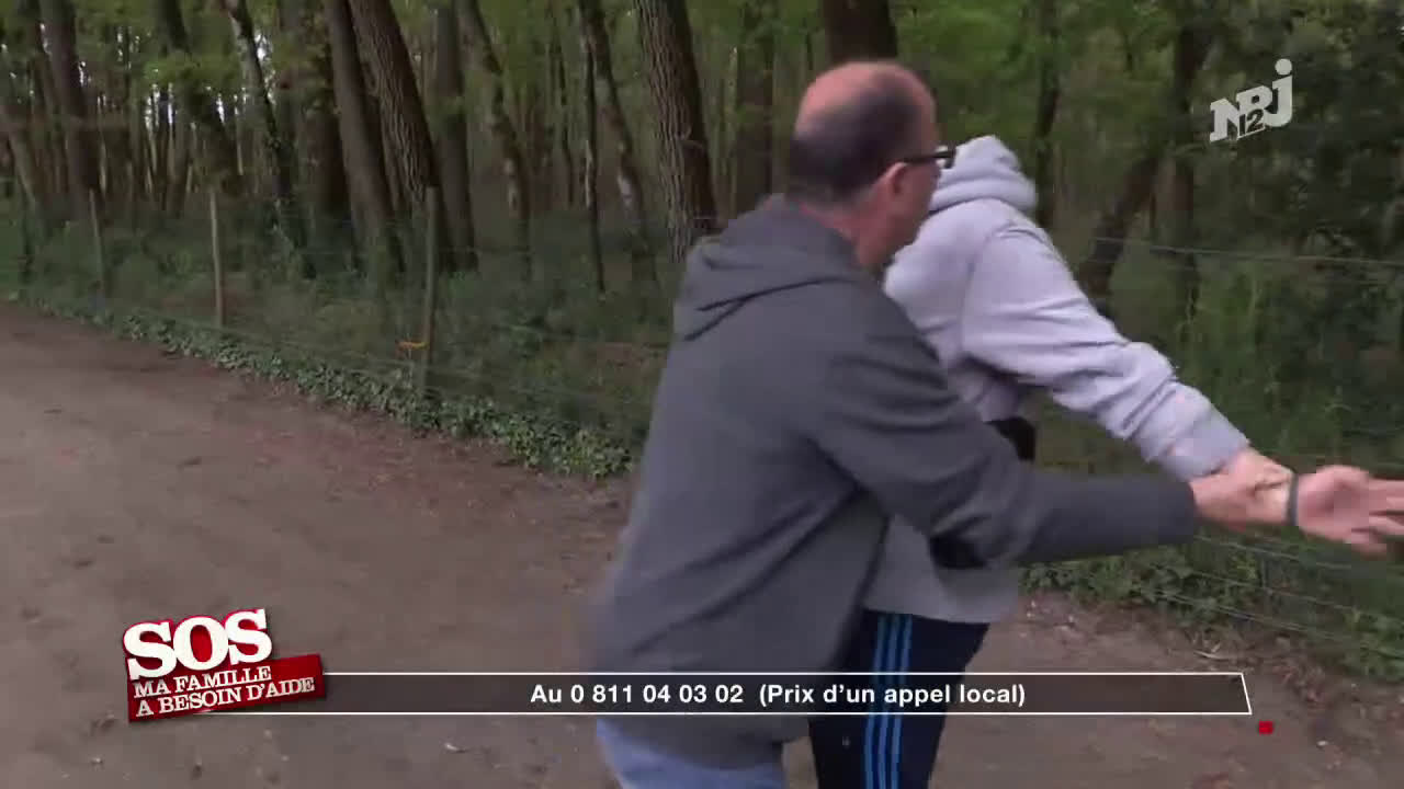 Sos Ma Famille A Besoin D Aide Quentin SOS ma famille : Quentin tente de frapper sa mère devant les caméras