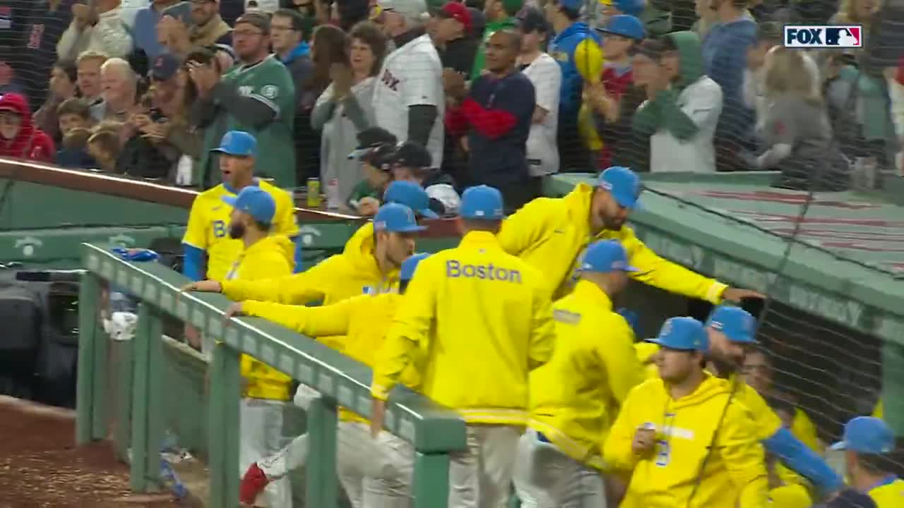 [分享] Jasson Dominguez壘間發呆看戲出局