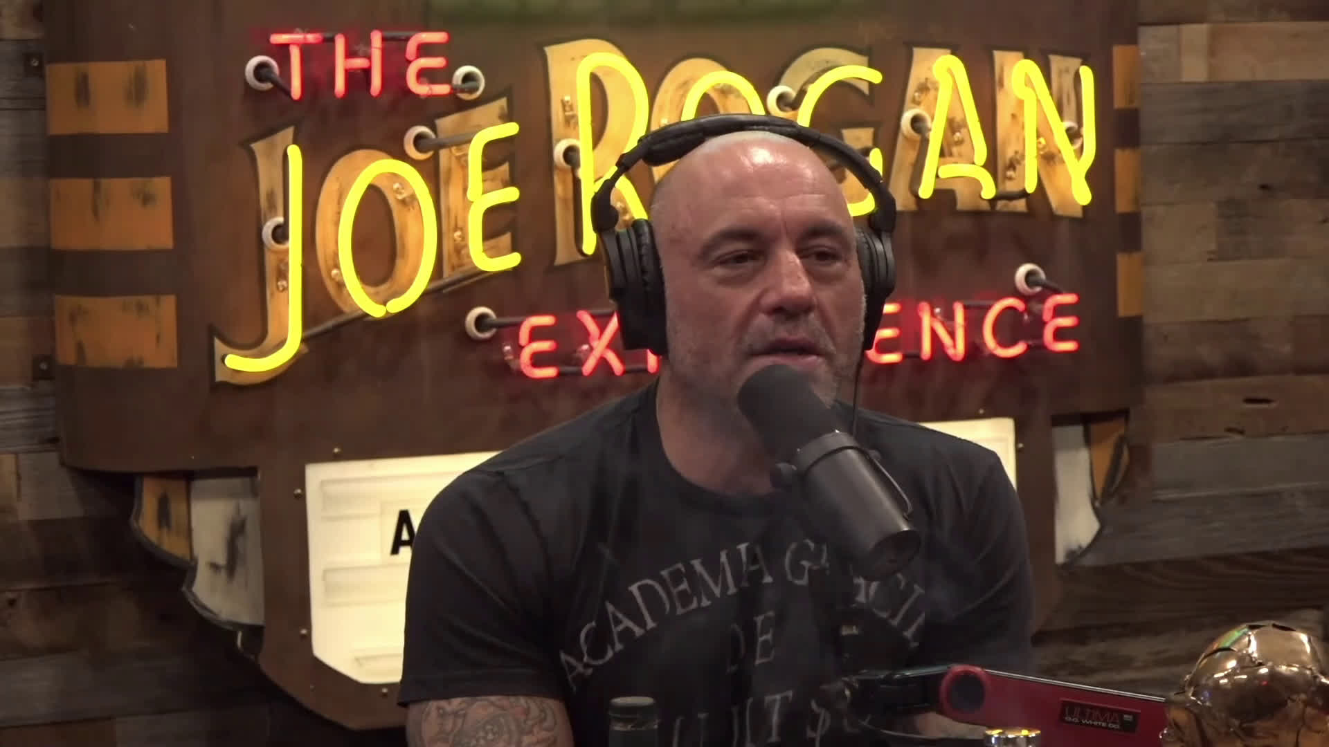 Joe Rogan and Dave Portnoy discuss MMA fighters hanging out with warlords :  r/MMAPoliticsAndCulture