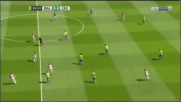 動画 クロアチア戦でブラジルのマルセロがパスカットから右足で正確なサイドチェンジ 逆足の制度が凄すぎるwww 動画 クロアチア戦でブラジルのマルセロがパスカットから右足で正確なサイドチェンジ 逆足の制度が凄すぎるwww