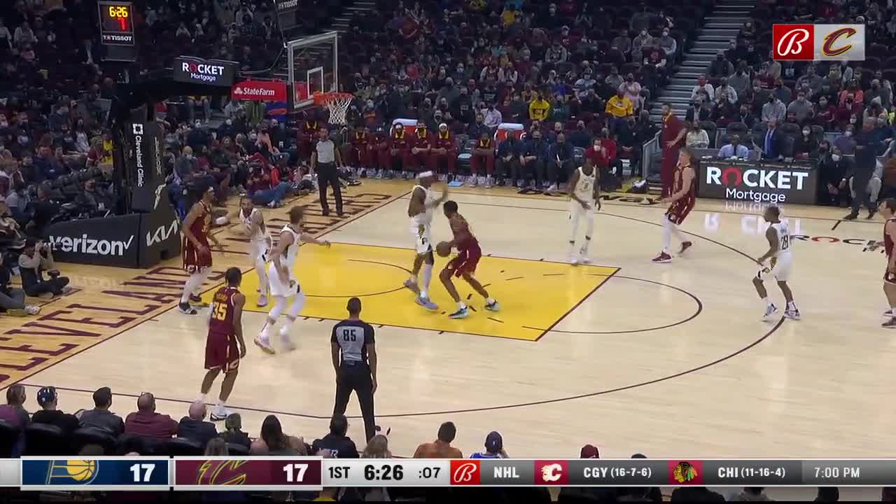 Highlight] Mobley pulls off the smooth one handed reverse layup