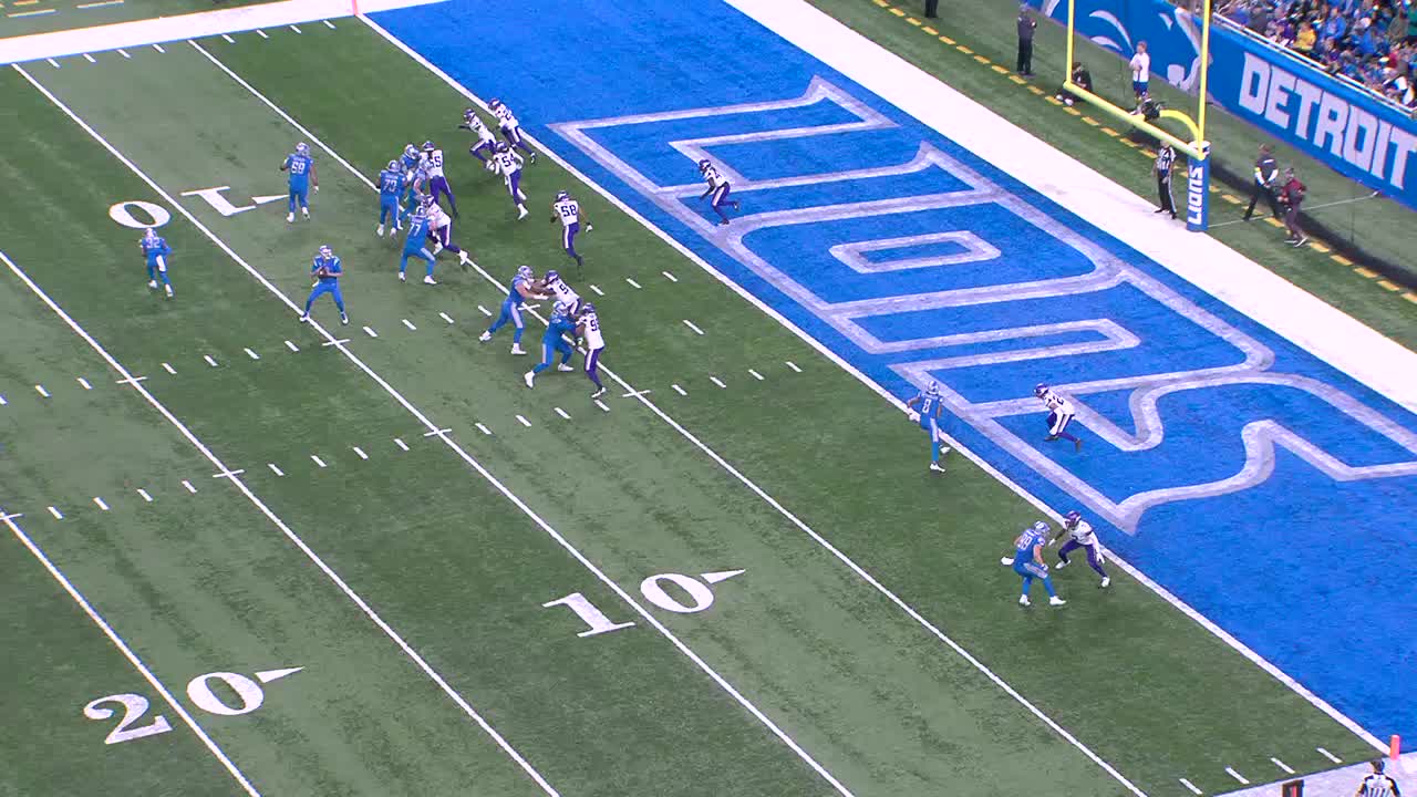 Detroit Lions quarterback Jared Goff threads a 22-yard touchdown dime to  Lions wide receiver Josh Reynolds