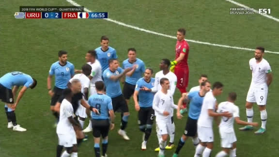 悲報 ム エム バッペもネイマール化 立ってるdfに自分から肩ぶつけて劇団発動ｗｗｗ フットボール速報 2ちゃんまとめ