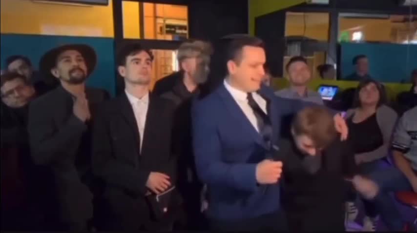 Watch "Sztab konfederacji w Kielcach po ogłoszeniu wyników wyborów " on Streamable.
