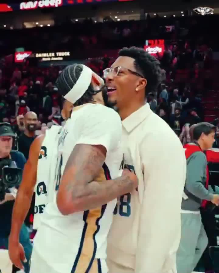 Watch Complex Sports - “Yeah twin, tell her who better, tell her who better” | Streamable