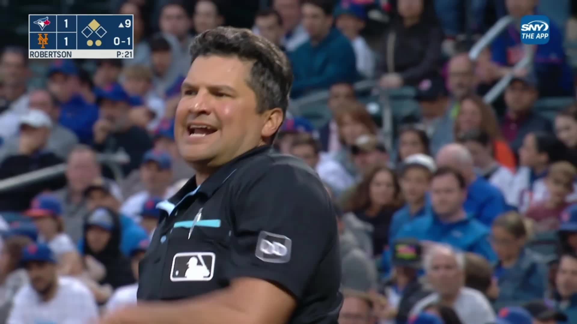 Cubs-Nats Umpire Gets Revenge By Jokingly Punching Willson