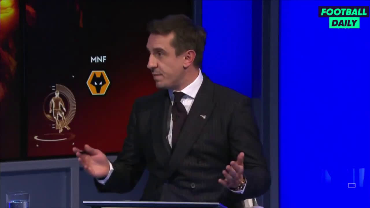 Video) 'Not acceptable' - Carragher highlights concerning issue in United's  midfield on MNF