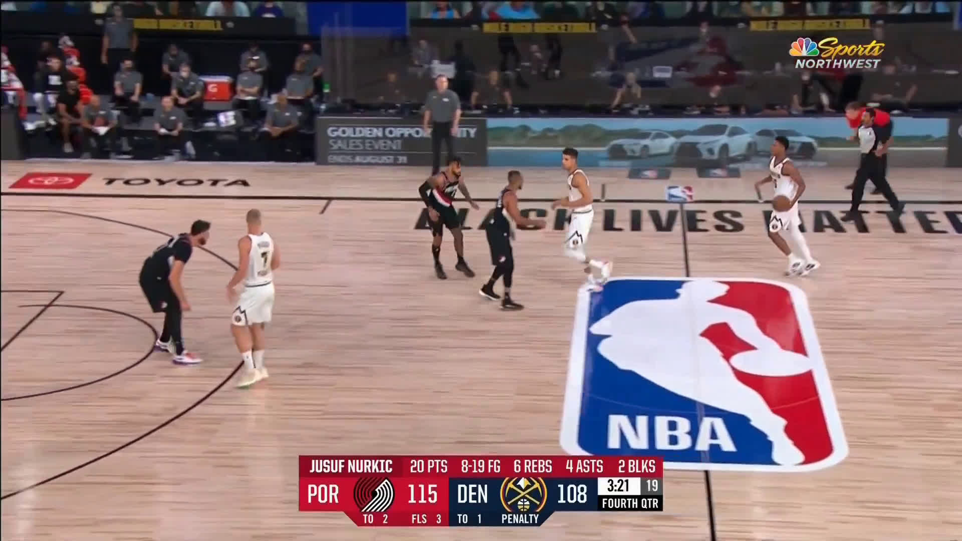 Nurk throws down the hammer then blitzes the ball handler to force the turnover