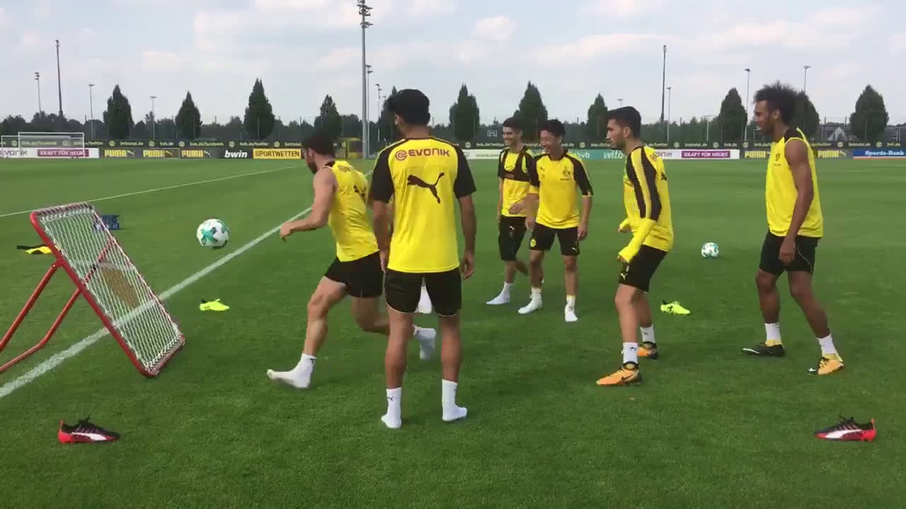 海外の反応 香川のタッチが滑らかだ ドルトムントのクールダウンが話題に トゥヘルがチェルシーの監督に No Footy No Life 海外の反応 香川のタッチが滑らかだ ドルトムントのクールダウンが話題に トゥヘルがチェルシーの監督に No Footy No Life