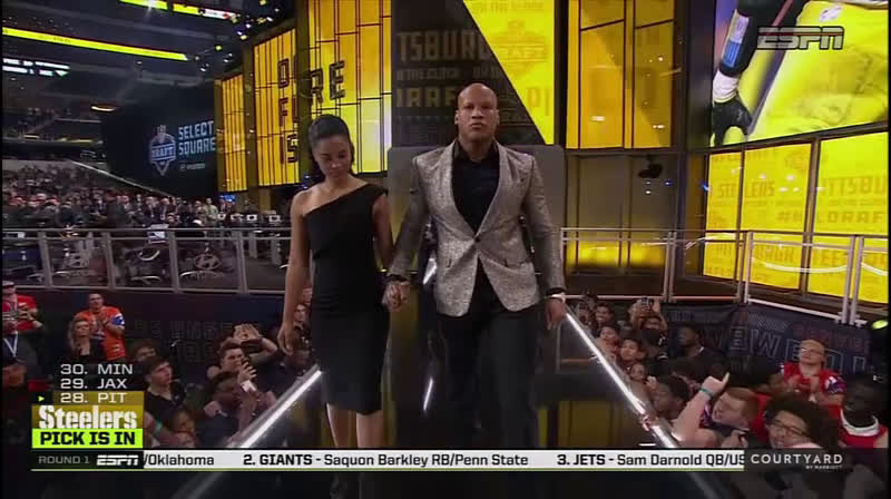 Ryan Shazier Walked Out to Announce the Steelers First Round Pick