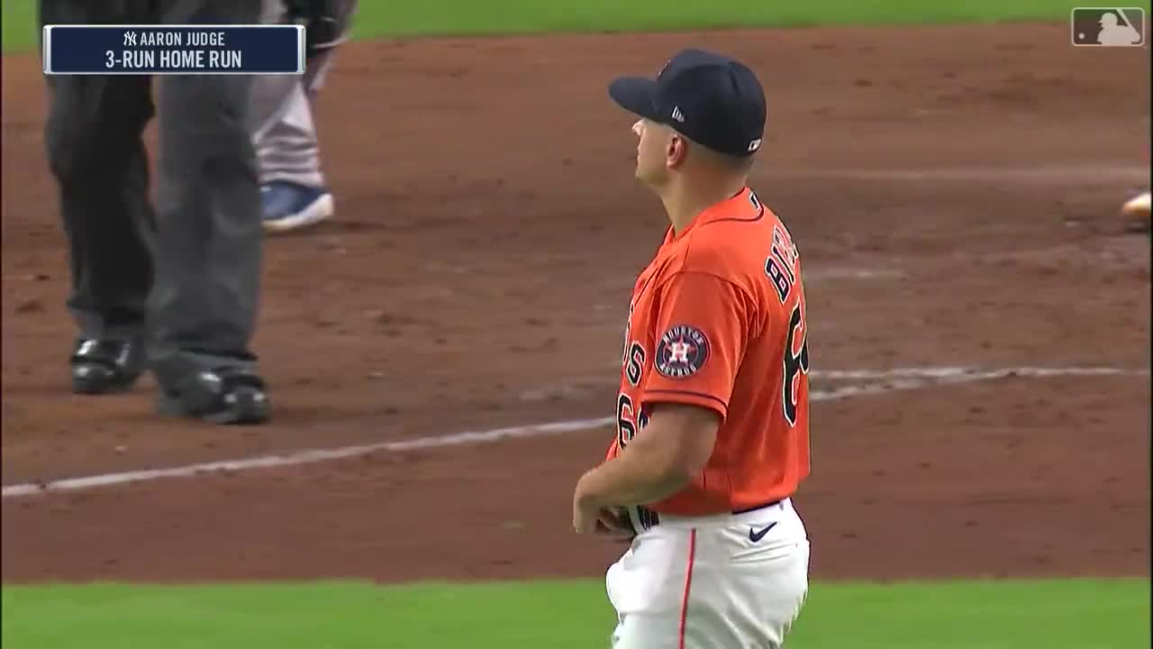 Mariners star Jesse Winker hilariously gets pizza delivered at Angels  stadium after wild brawl