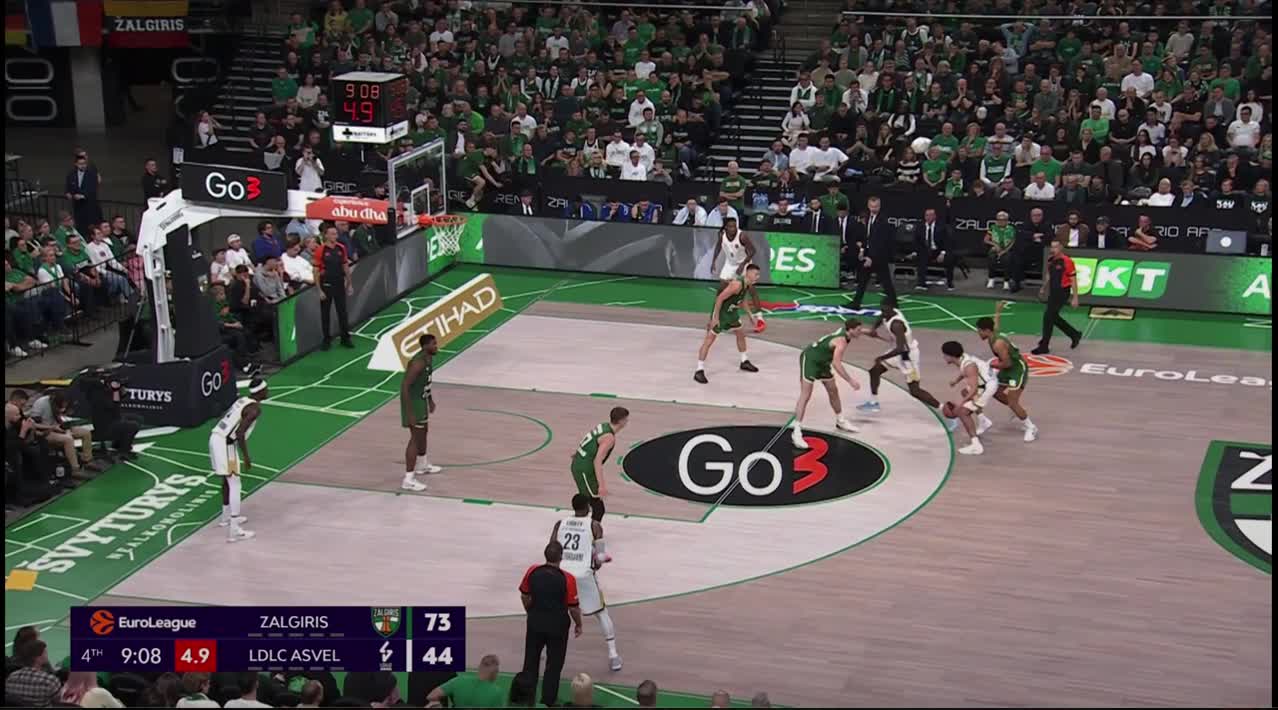 Watch Atamna comes off of screen, drives into defense, TOV vs Zalgiris ...