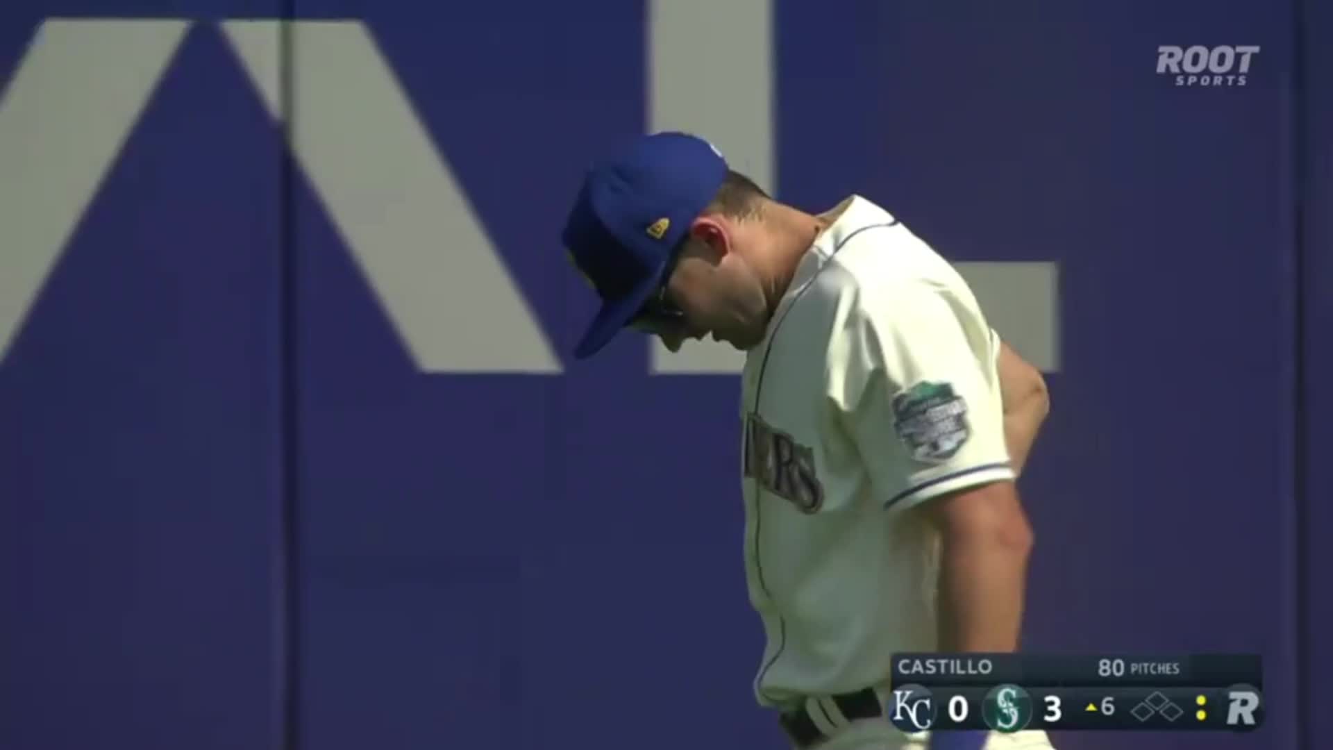 Lourdes Gurriel Jr. takes in the game from the best seat in the house :  r/baseball