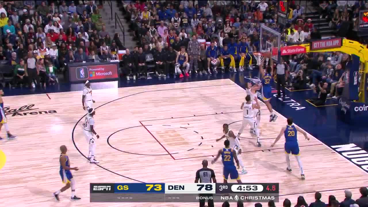 [Highlight] Steph Curry throws a sick onehanded pass to Trayce Jackson(01)