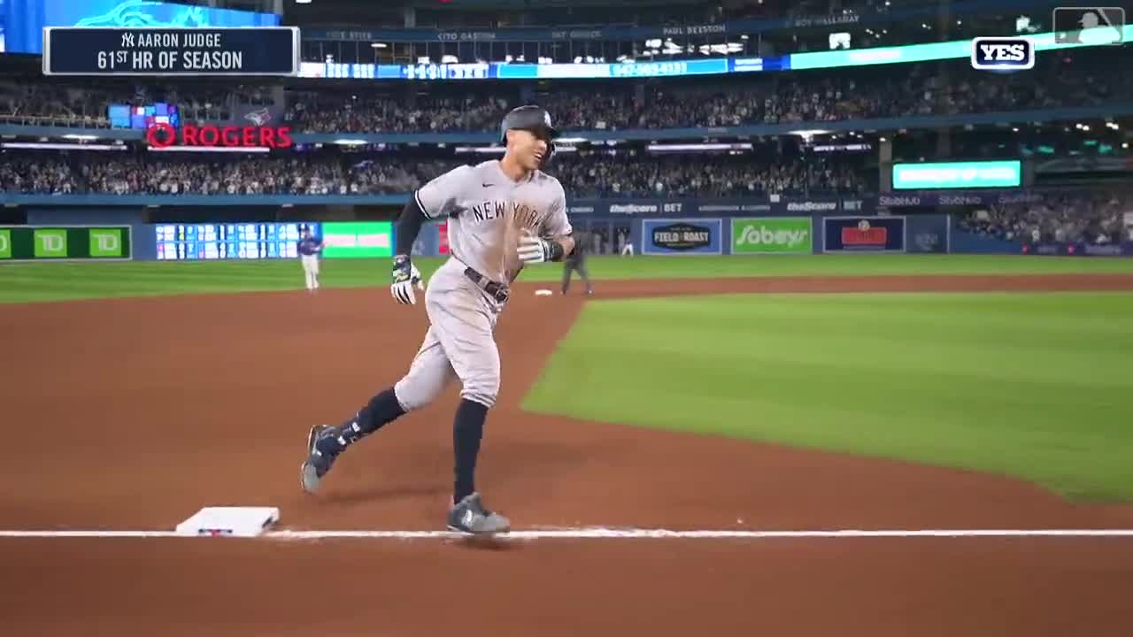 Aaron Judge gives 61st HR ball to mom