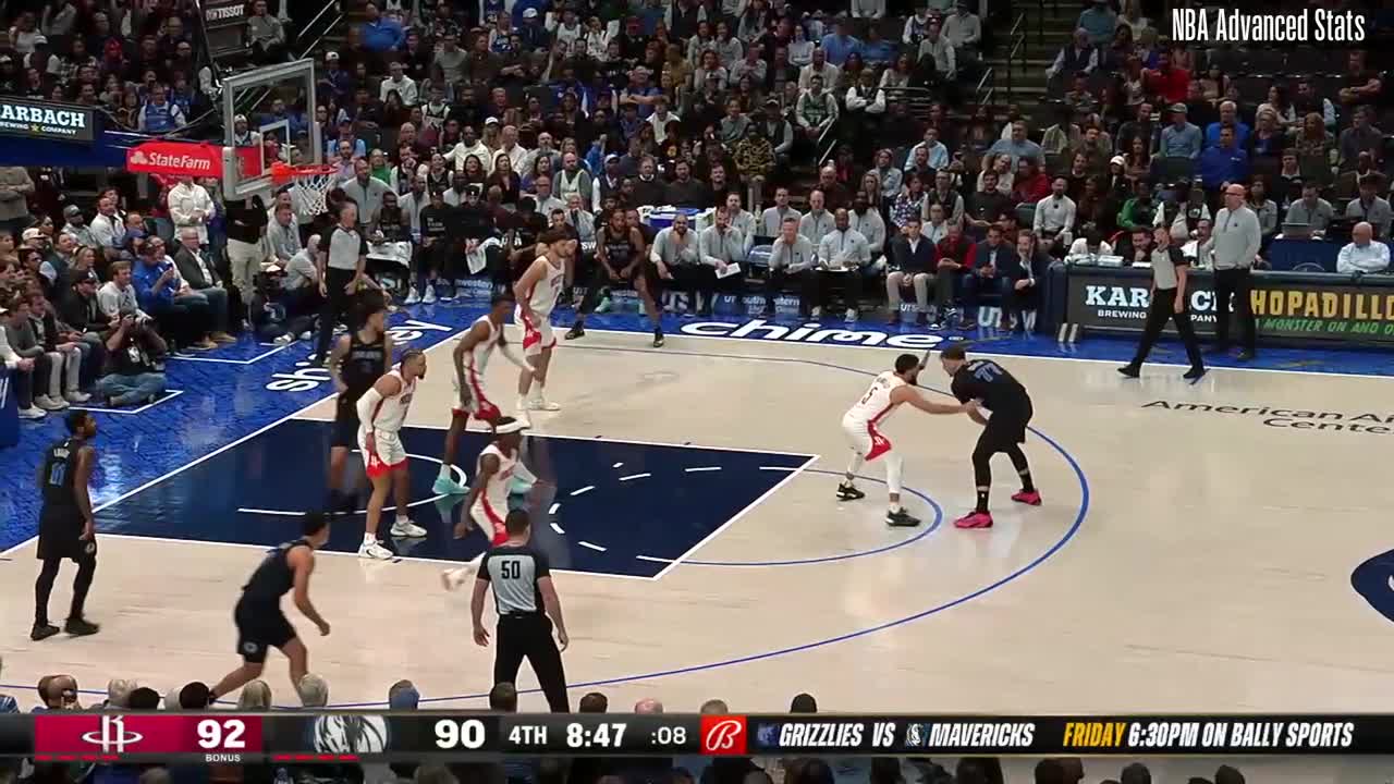 Luka Doncic got back into the paint against the Rockets - Mavs