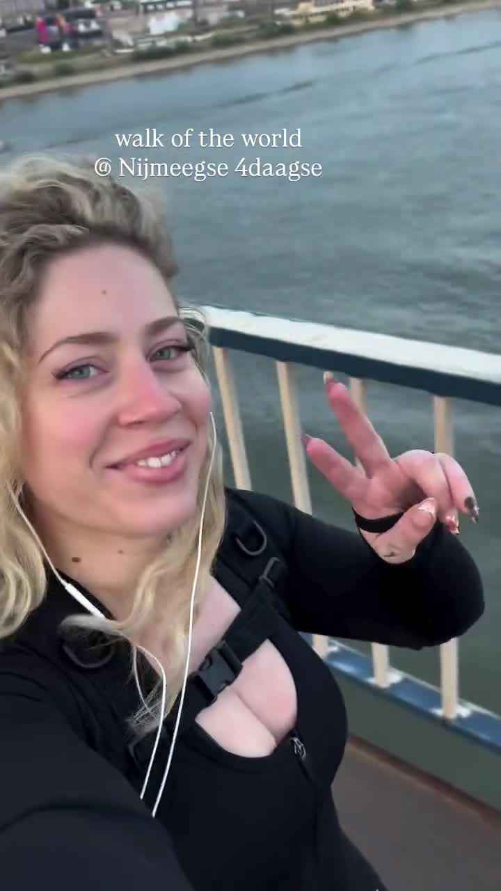 Watch lisa.roxanne's2025-7-16-12.42.723 story | Streamable