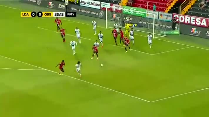 Watch Hernandez passing connections | Streamable