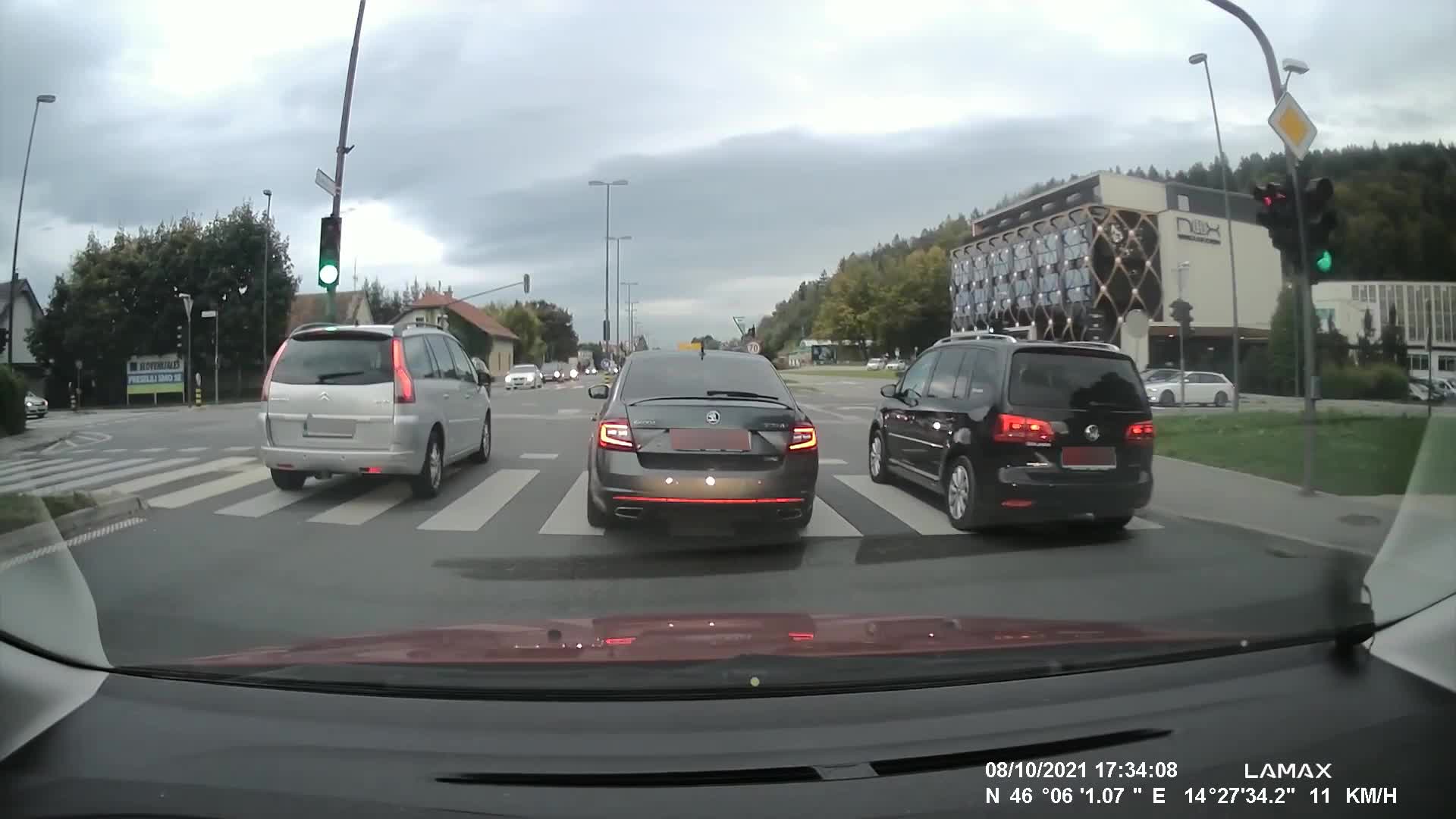 x3ssyt.jpg?Expires=1634213700&Signature=