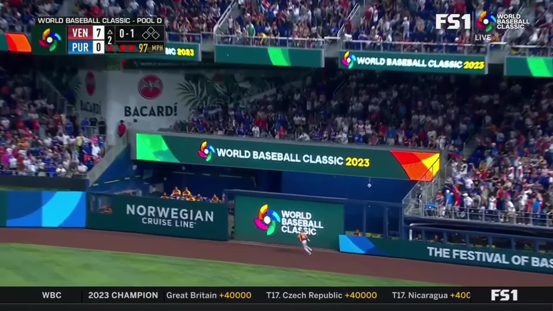 Eddie Rosario's solo home run, 07/13/2022