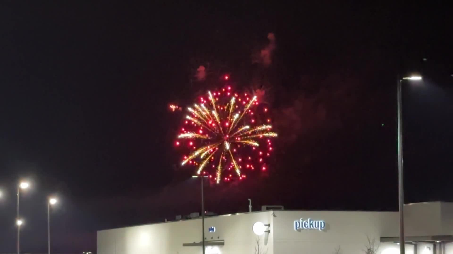 Watch HiDef: The 2023 November Rain Fireworks Display In Niles, Ohio