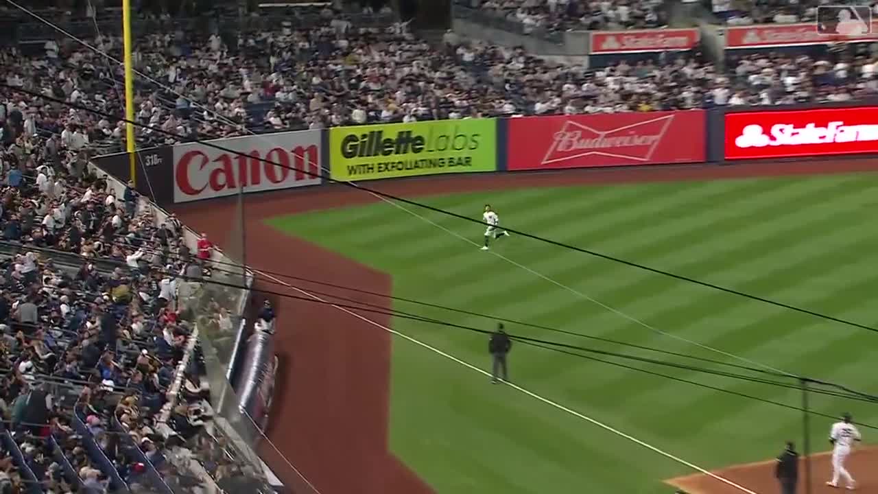 Yankees Oswaldo Cabrera catch third base right field defense