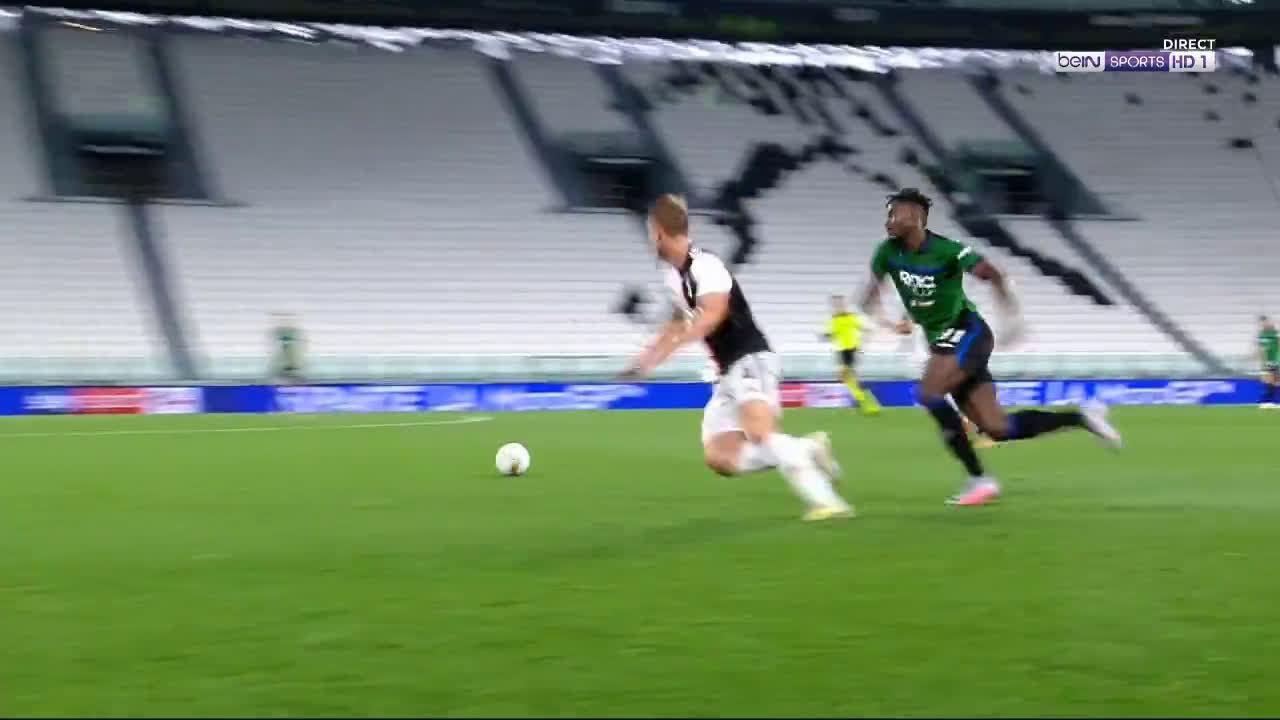 Watch Duvan Zapata Stomp On Matthijs De Ligt