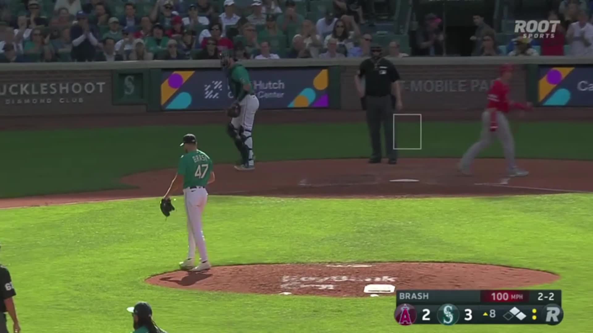 Big Dumper blasts through the wind with a 112 MPH Dump to Right : r/Mariners