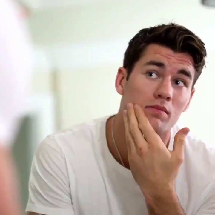 Tom Wilson shaves off massive playoff beard in video for Philips