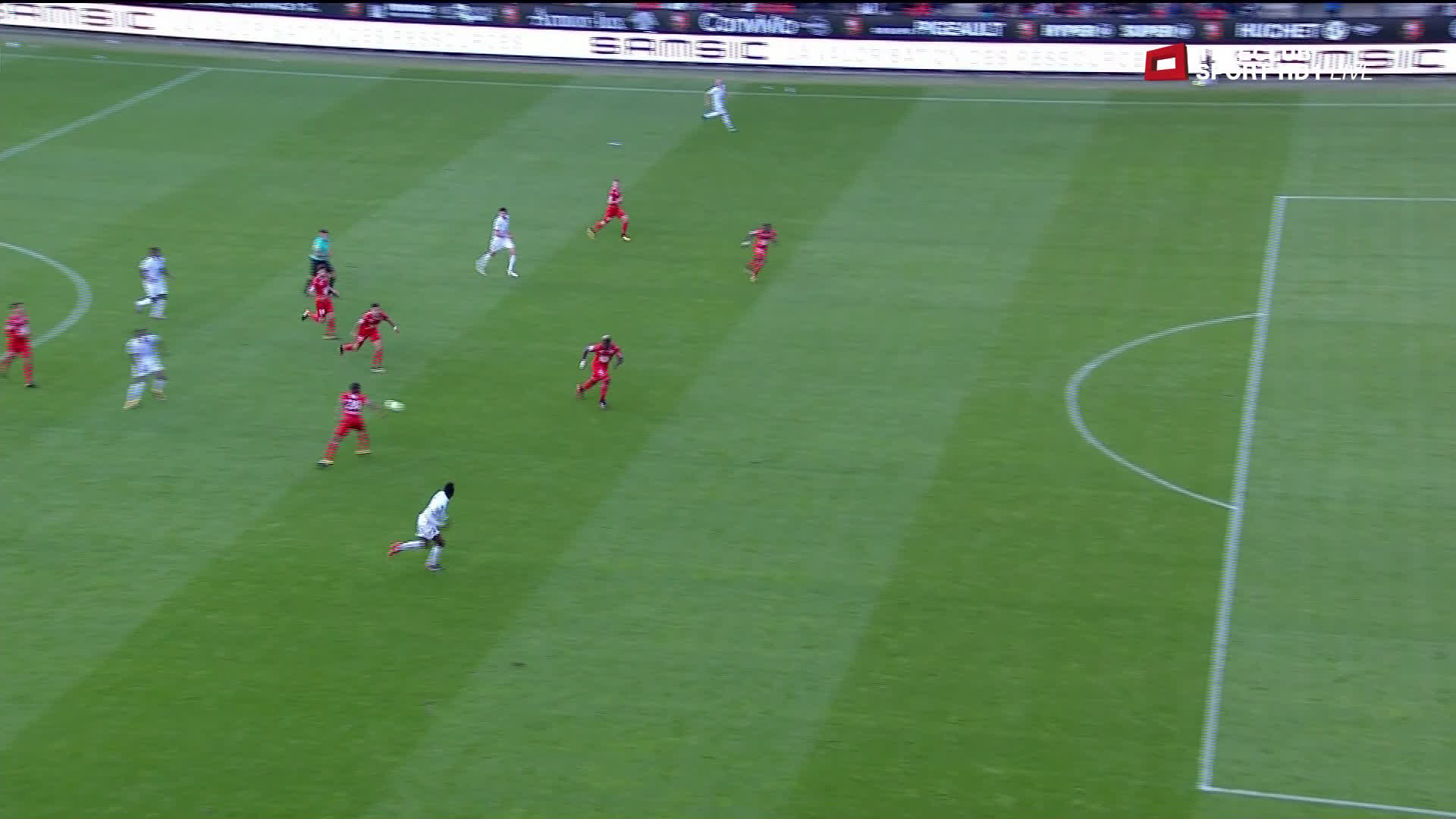 動画 レンヌ戦でニースのバロテッリが決めたゴールとgkのやられた感が凄いwww Japan Stars Info