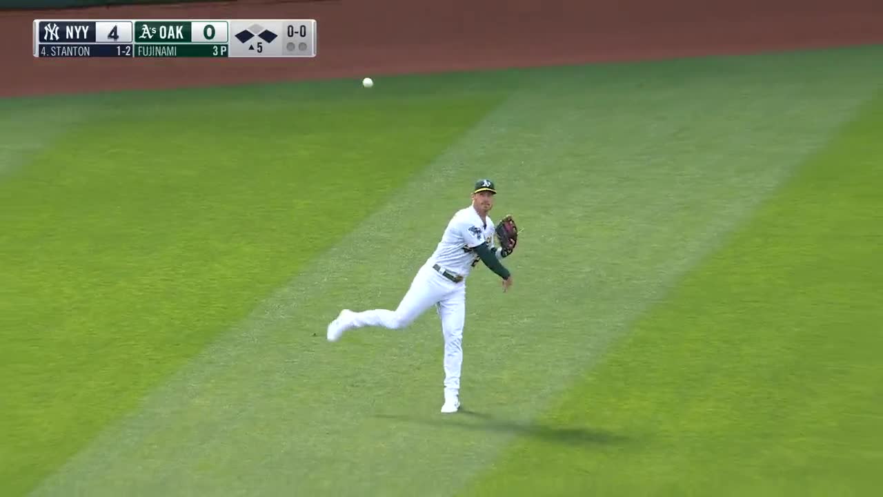 Joey Meneses breaks the tie with a solo shot off Kimbrel to left