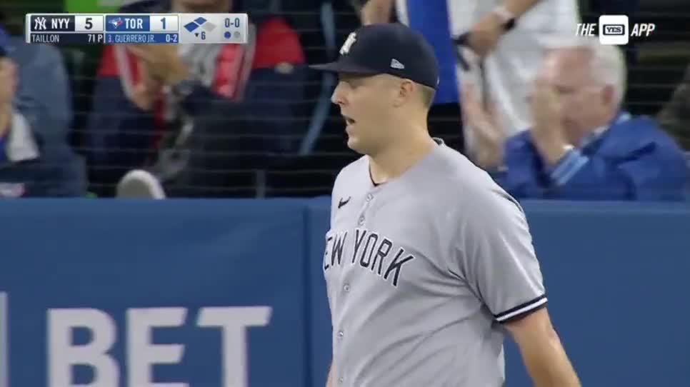 Blue Jays' Ryan Goins gets Yankees' Todd Frazier with hidden-ball t.. -  ABC7 New York