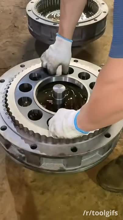 Watch "rapidsave.com_greasing_up_a_gear-123ss5qru5xa1" on Streamable.