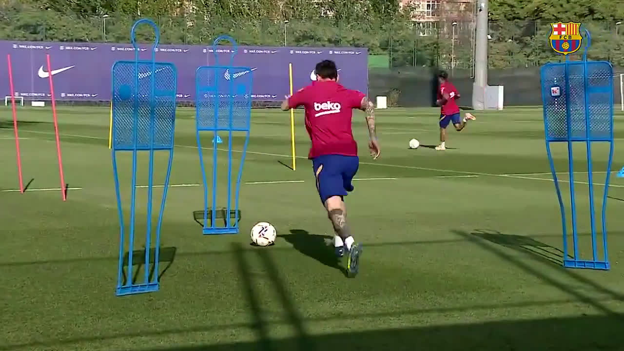 Messi se sumó a los entrenamientos con el plantel del Barcelona - Diario Panorama Movil