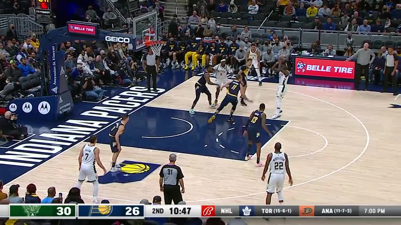 [Highlight] Jrue catches Sabonis leaning and drills the midrange jumper