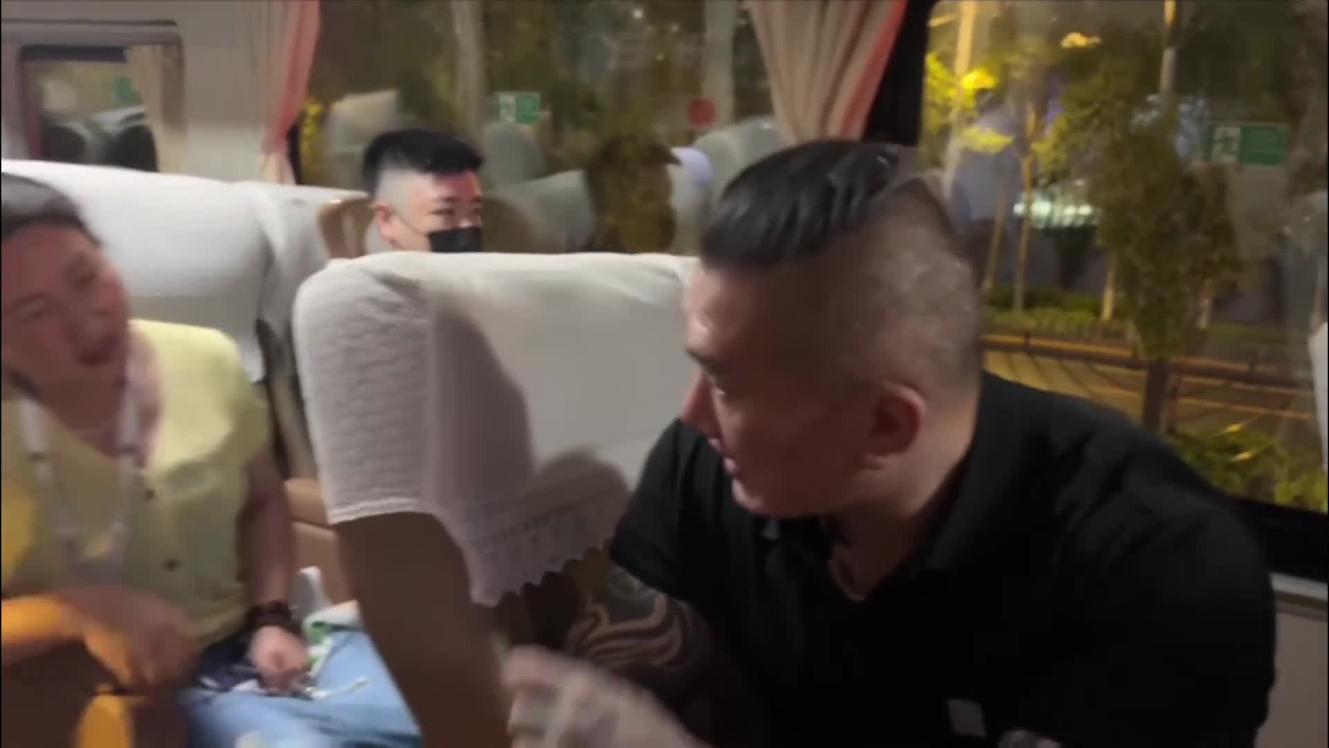 [黑特] 館長：臺灣的奶茶一杯要800臺幣