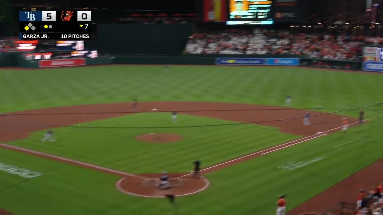 Marlins' Jazz Chisholm Jr. Makes Insane Bare-Handed Play, Throws